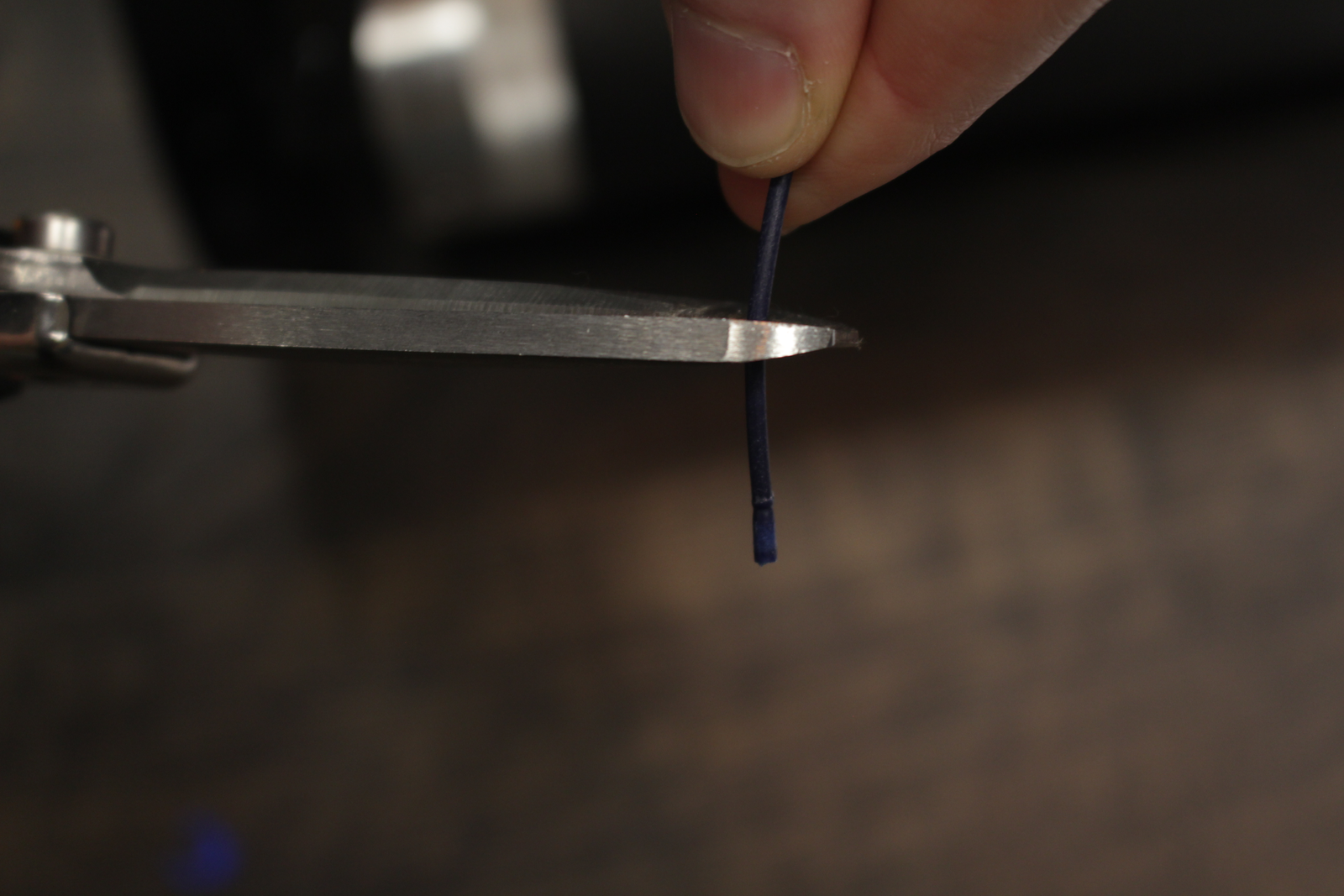 Cut filament straight