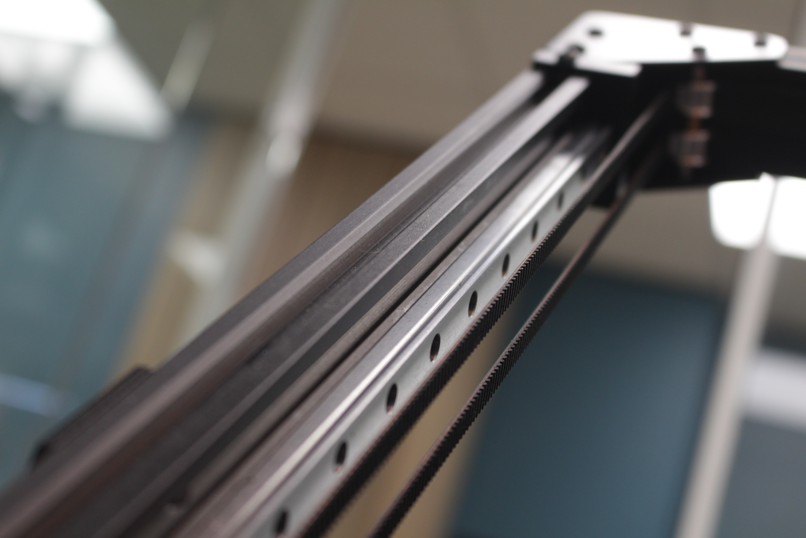 Slider rail left